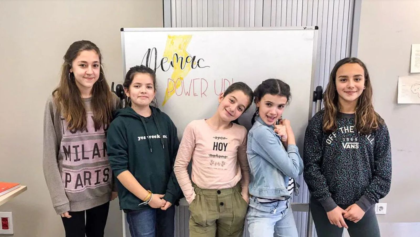 Niñas de Madrid, en una final de concurso con una app que une a mayores y voluntarios