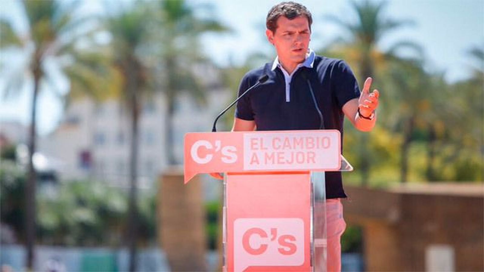 Rivera avisa que Podemos y PP van a jugar el 26J a bloquear otra vez España