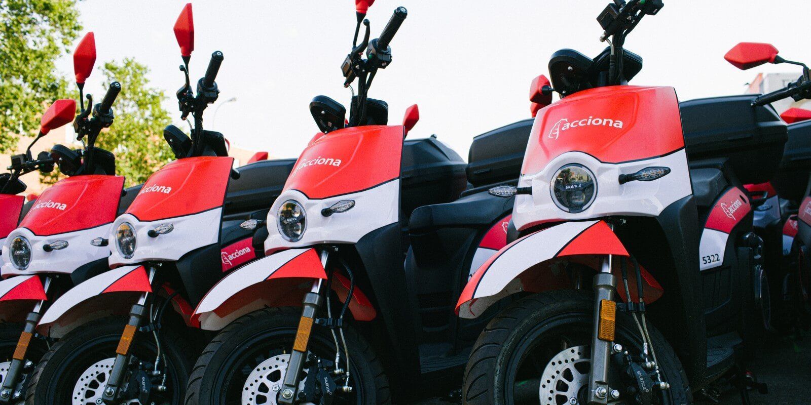 Motos eléctricas de alquiler de la empresa Acciona