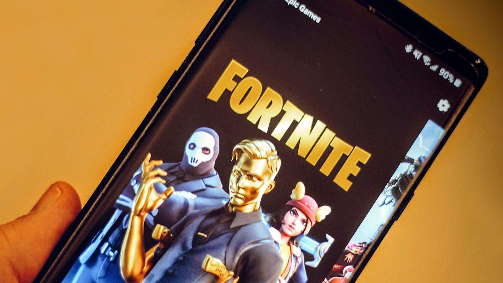 El juego Fortnite en un móvil