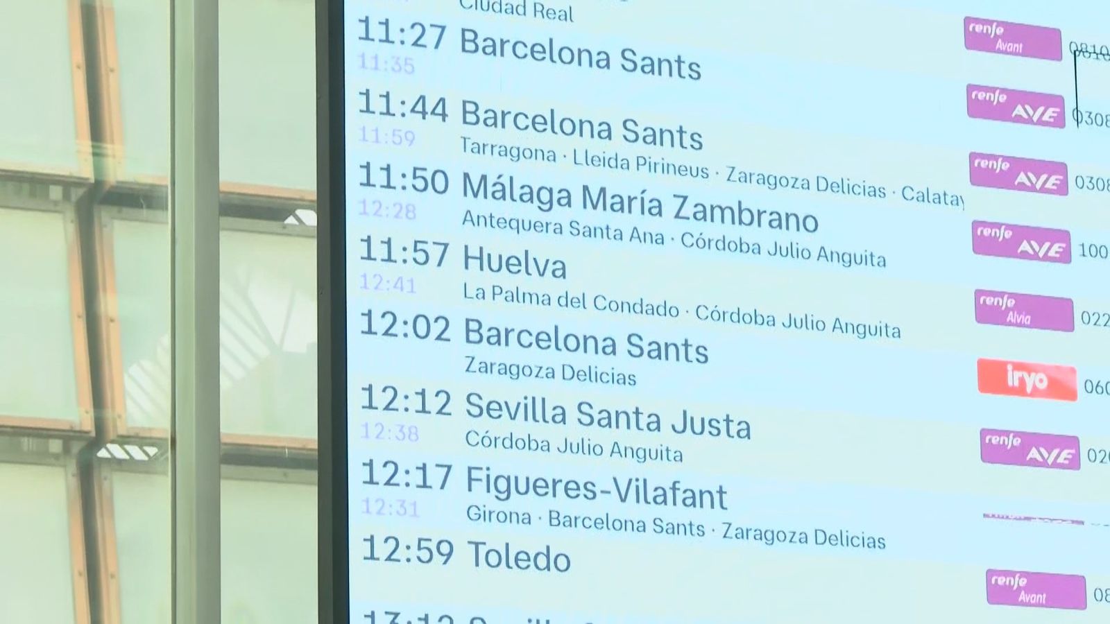 Panel con retrasos en los trenes de Alta Velocidad