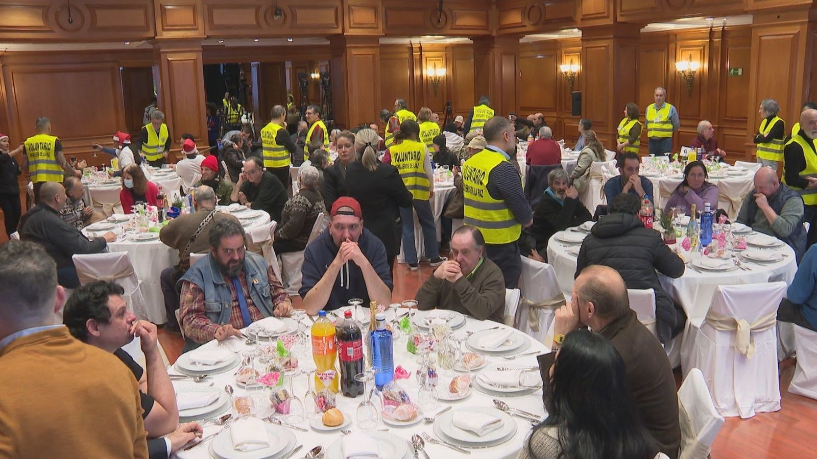 Cena solidaria de Nochebuena del Padre Ángel: "El mejor sabor es el de la compañía"