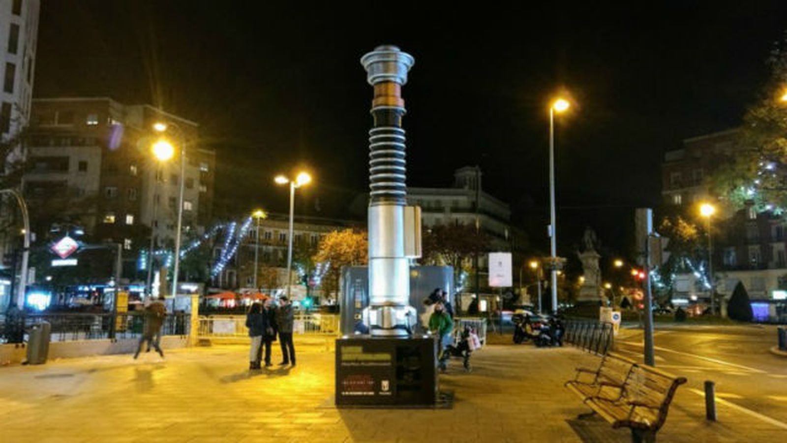 Espadas gigantes de Darth Vader y Luke Skywalker iluminarán Madrid en Navidad