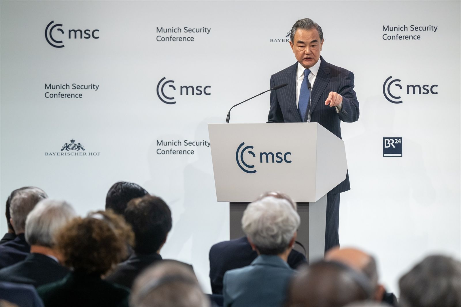China: "El diálogo y las negociaciones son la única salida viable en Ucrania"
