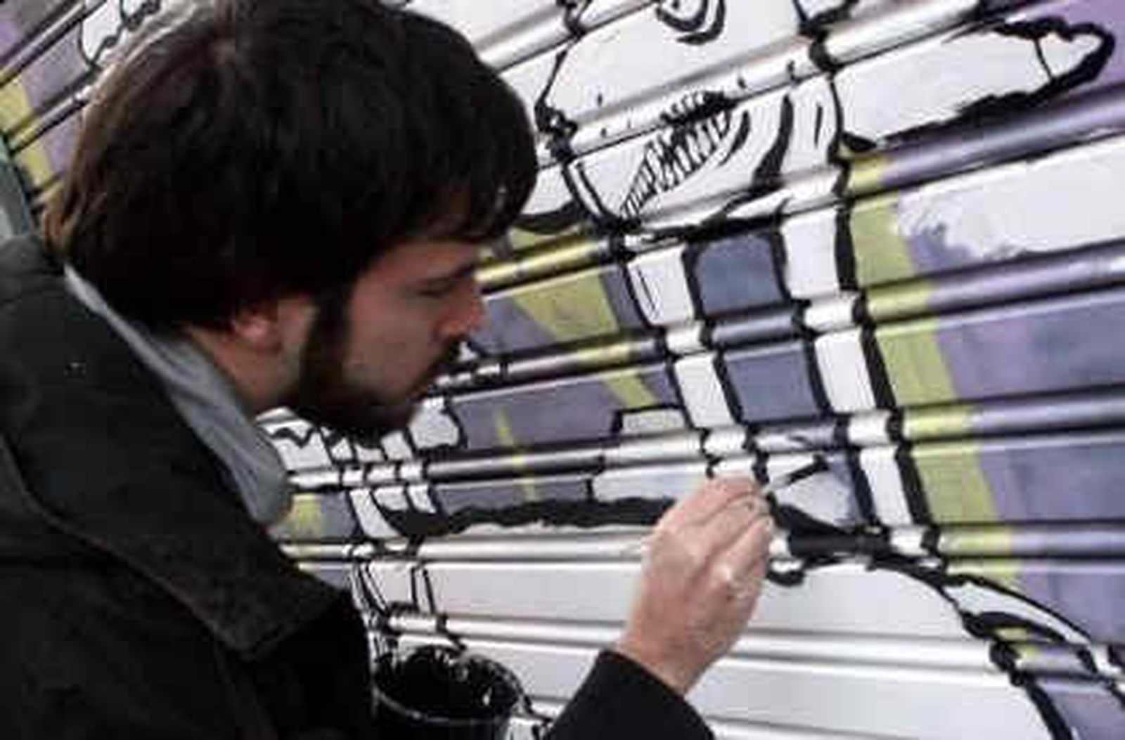 Conciertos en balcones y grafitis con láser inundarán las calles de Malasaña