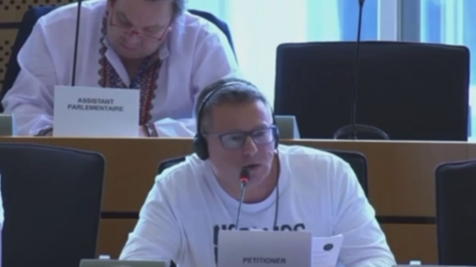 Afectados por la inquiocupación acuden al Comité de Peticiones del Parlamento Europeo para denunciar su desamparo