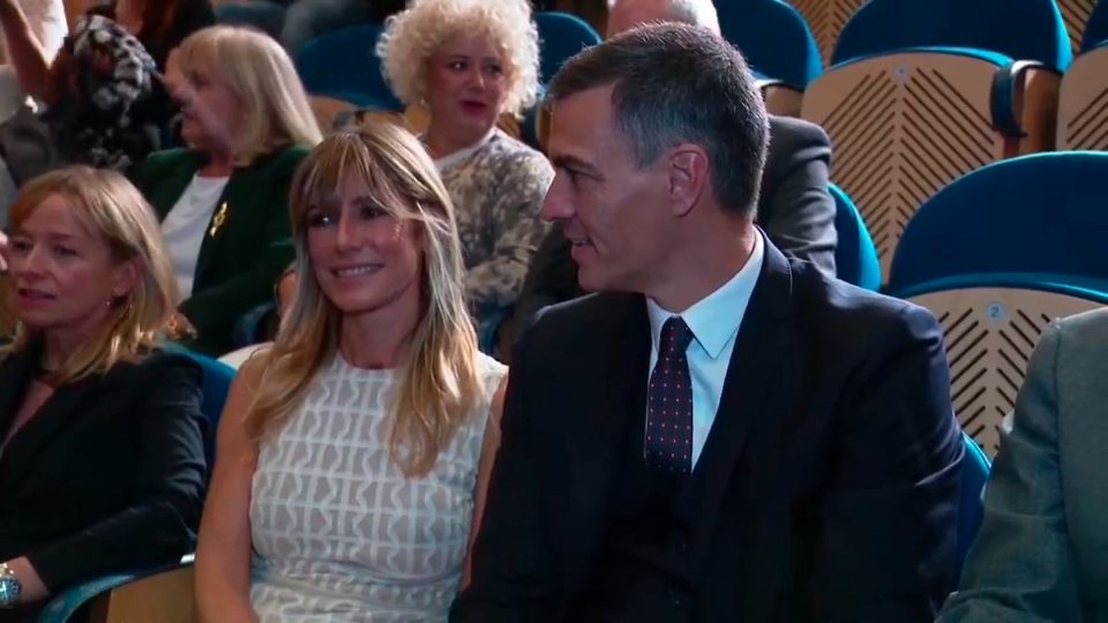 Begoña Gómez pide al juez Peinado viajar al extranjero junto a Pedro Sánchez