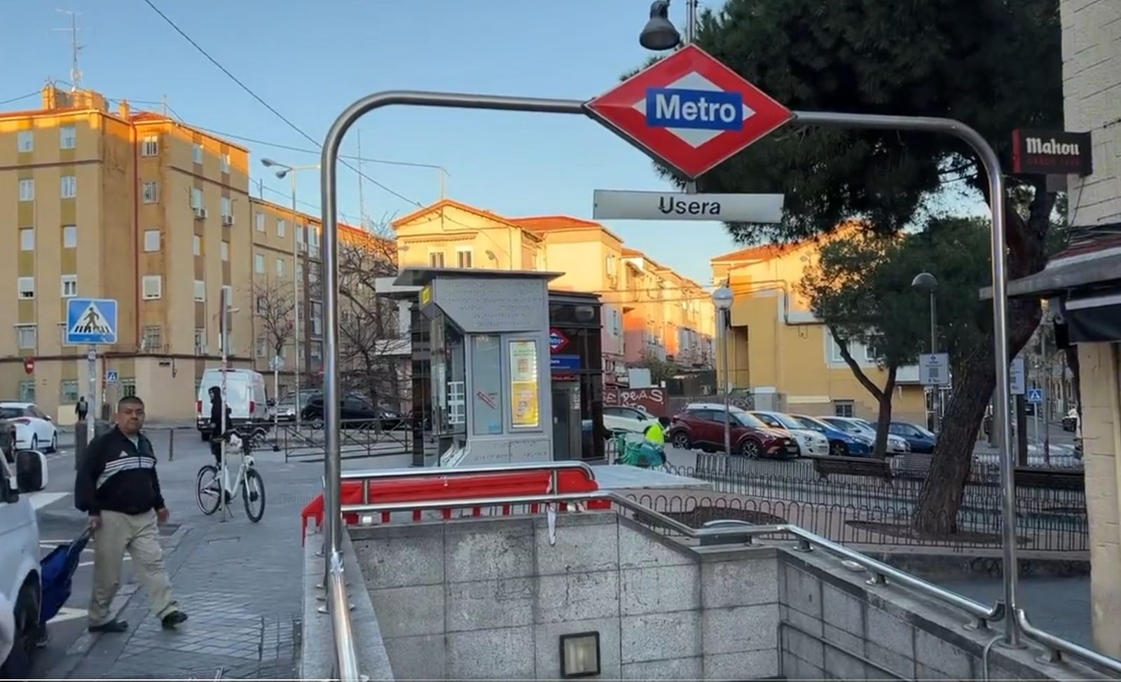 Boca de Metro en Usera
