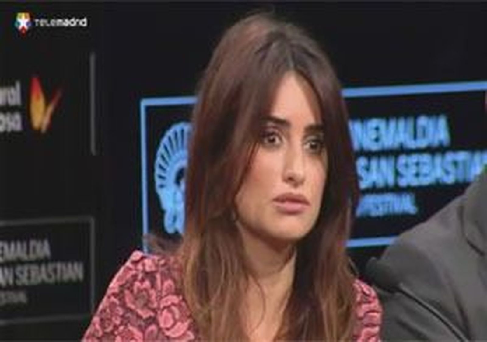 Penélope Cruz deslumbra en San Sebastián con dos estilos en una hora
