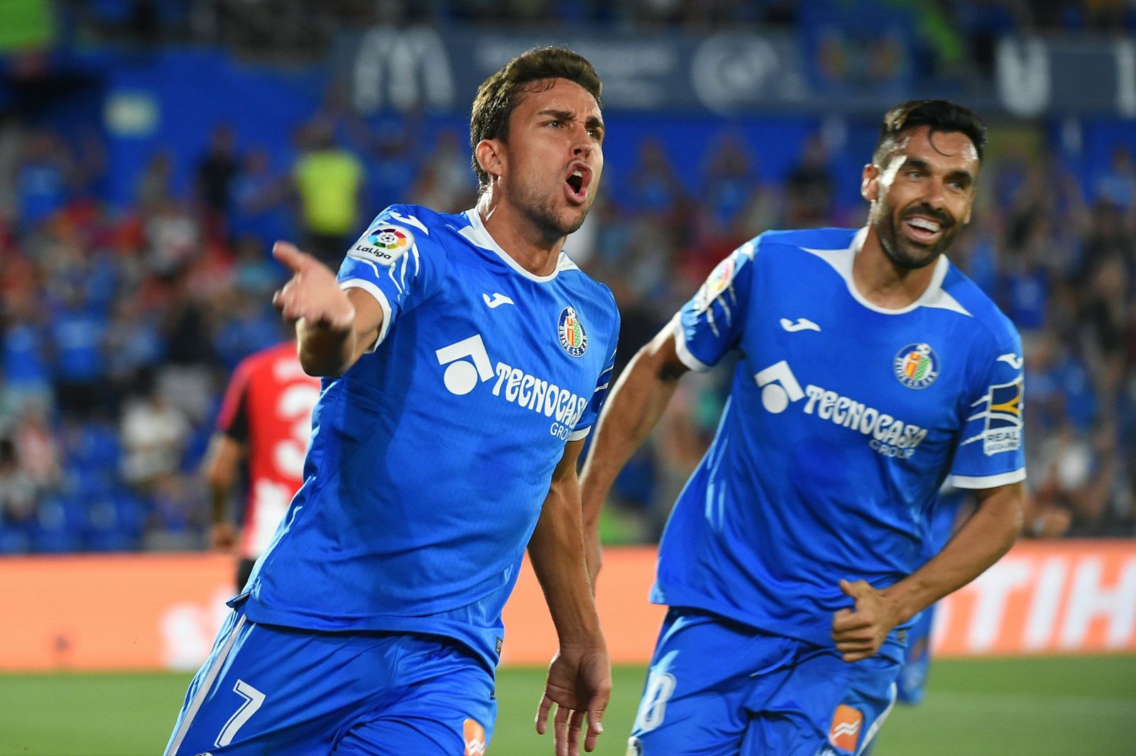 Jaime Mata celebra un gol