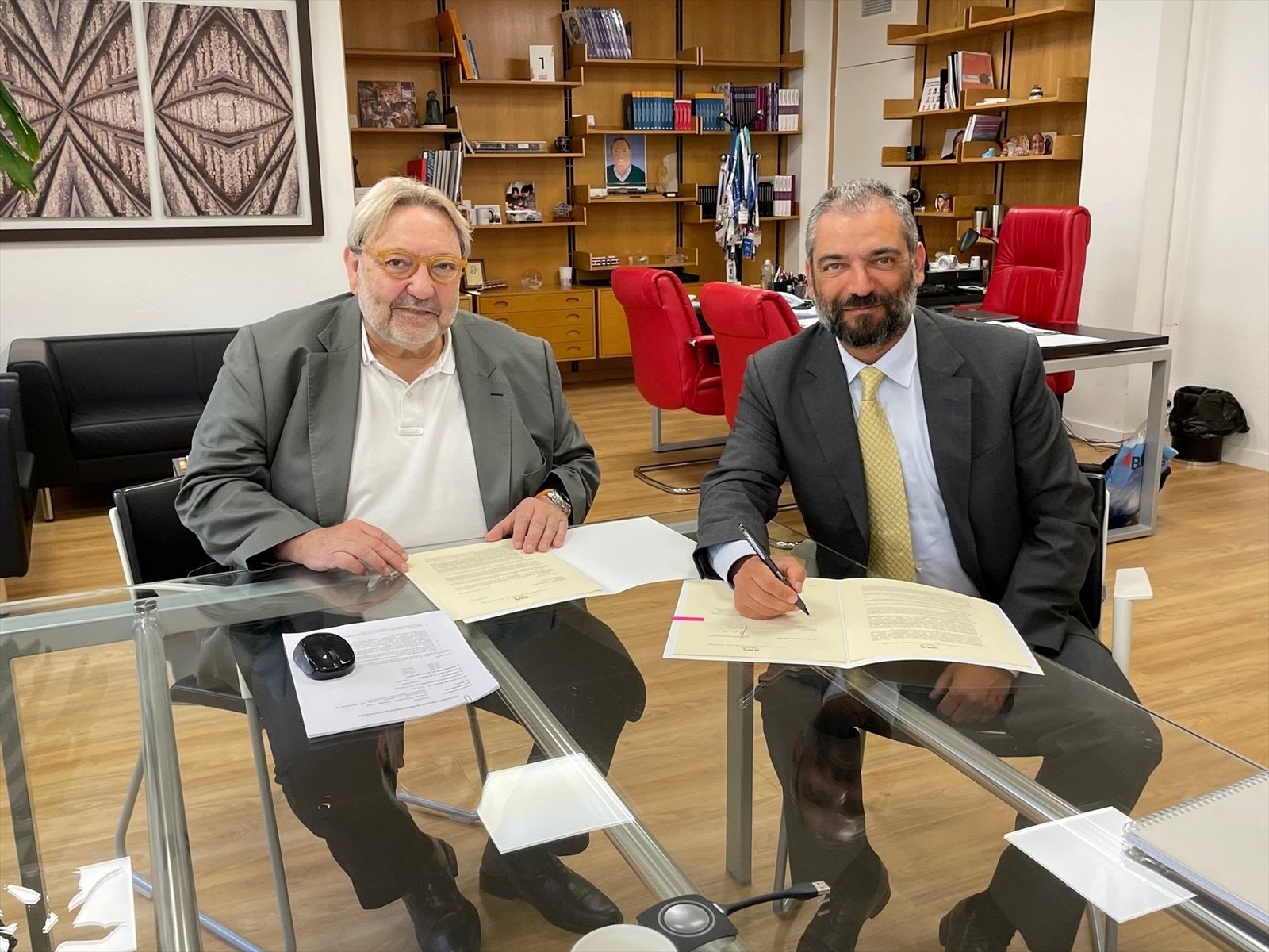 Firma de acuerdo RENFE y Amazon Webs Services