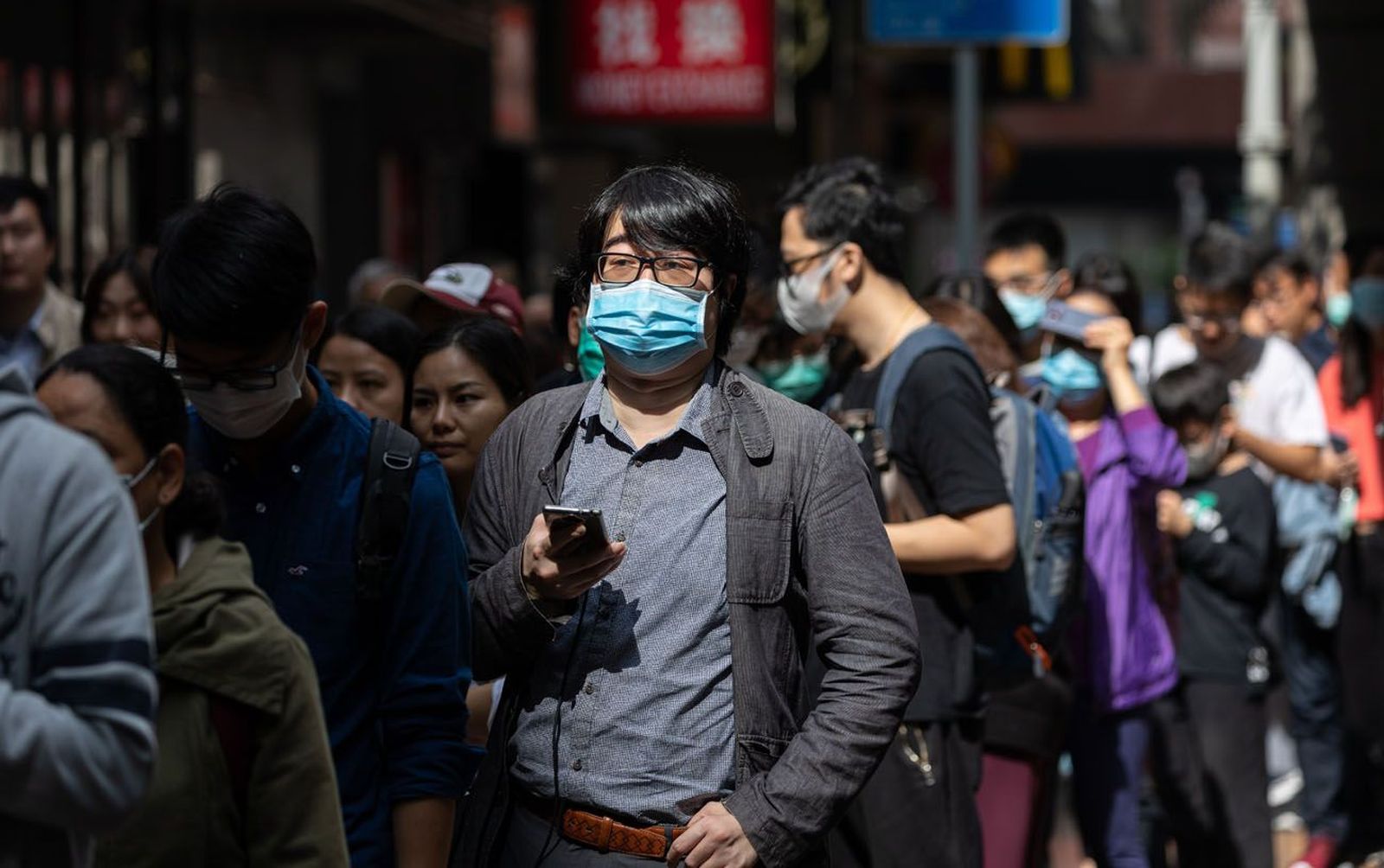 Al menos 26 muertos y 887 contagiados en China por el coronavirus