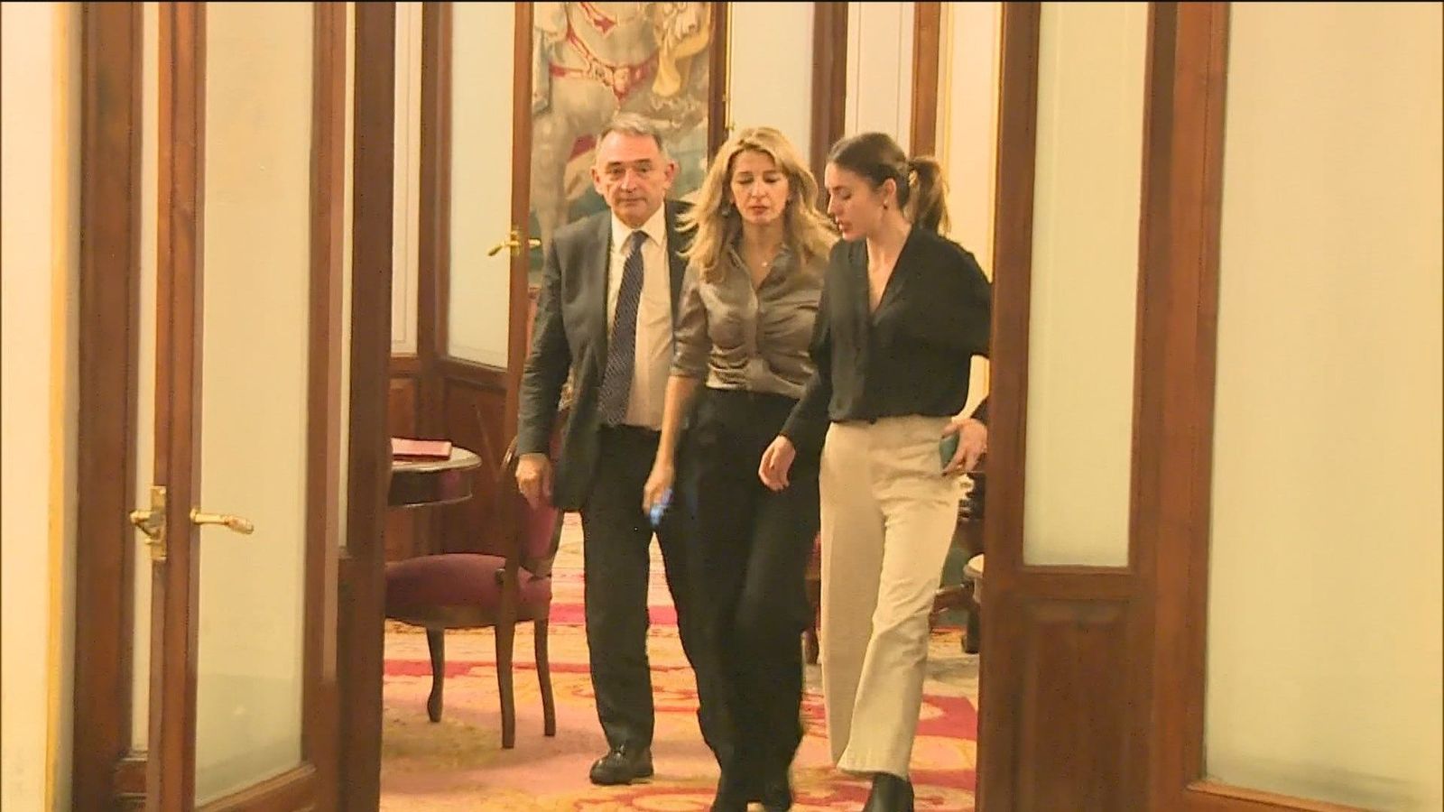 Sánchez evita coincidir con Irene Montero tras el 'gabinete de crisis' por la reforma del 'sí es sí'