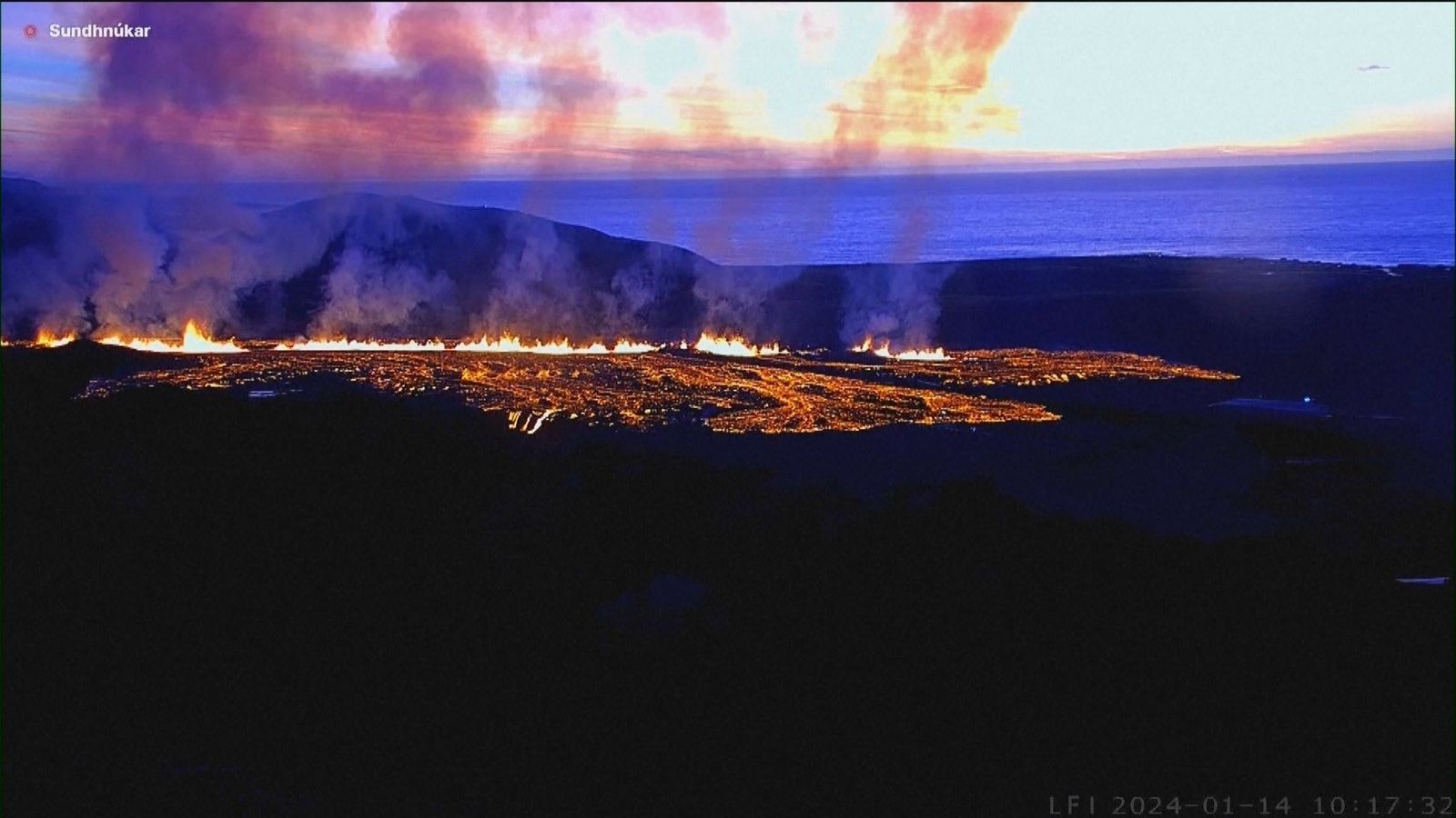 La lava llega a la localidad islandesa de Grindavik
