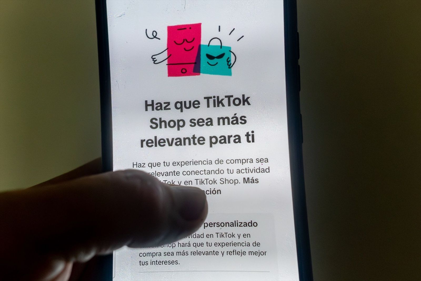 TikTok, entre el éxito y la adicción: su plataforma de compras online bate récords, pero enciende las alarmas
