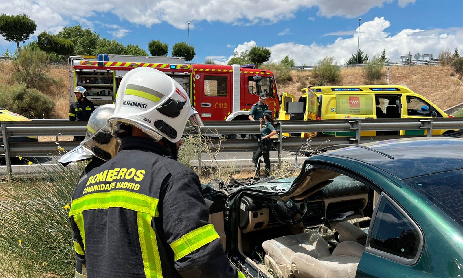 Herido grave un conductor en la M-501 al caer por un talud