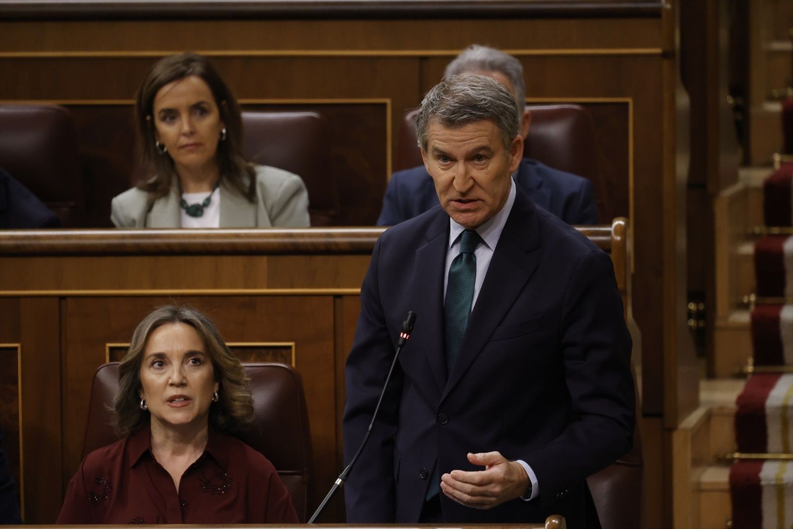 Feijóo critica el "regalo" al independentismo con la quita de deuda