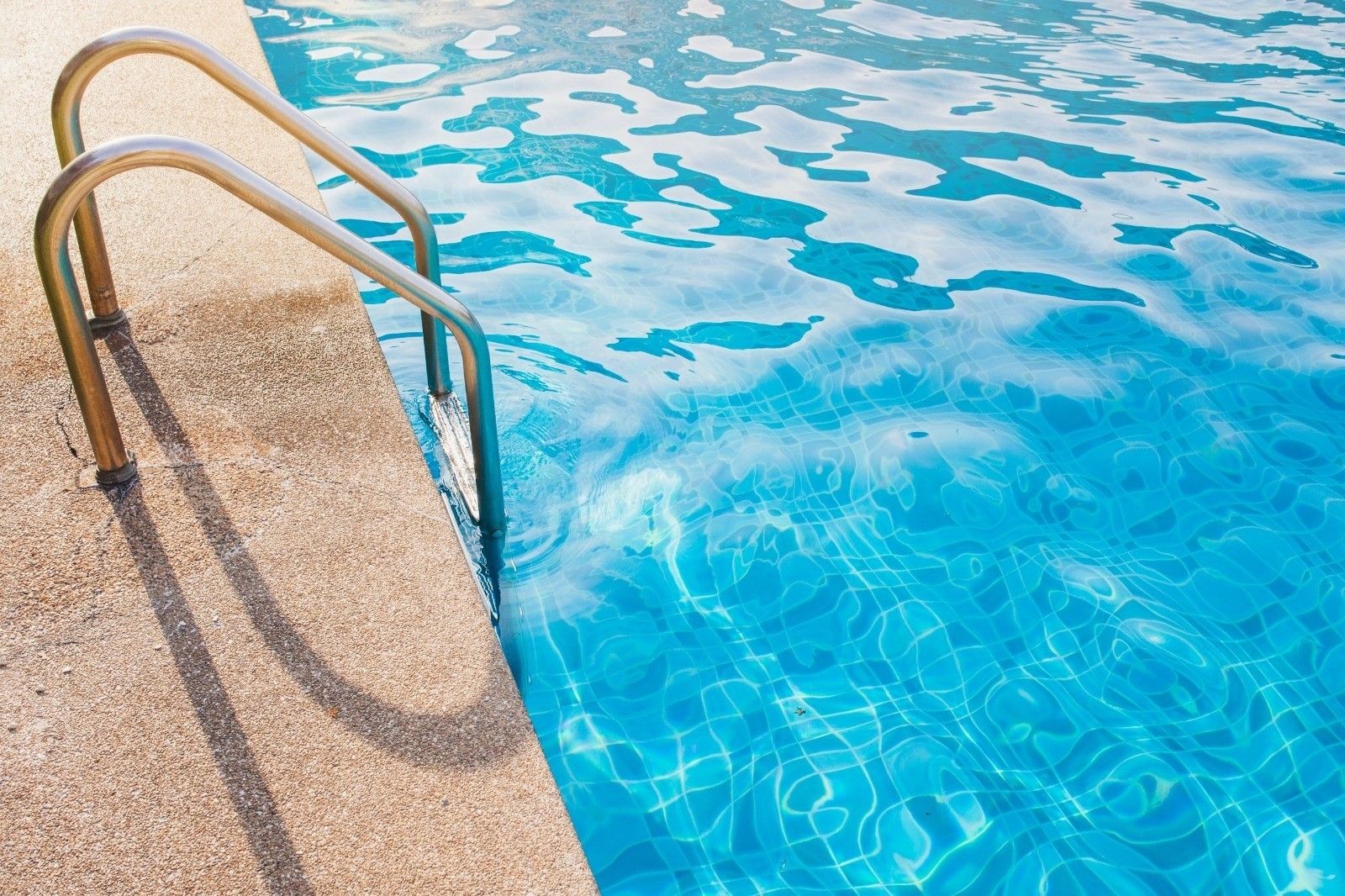 Escalerilla de una piscina