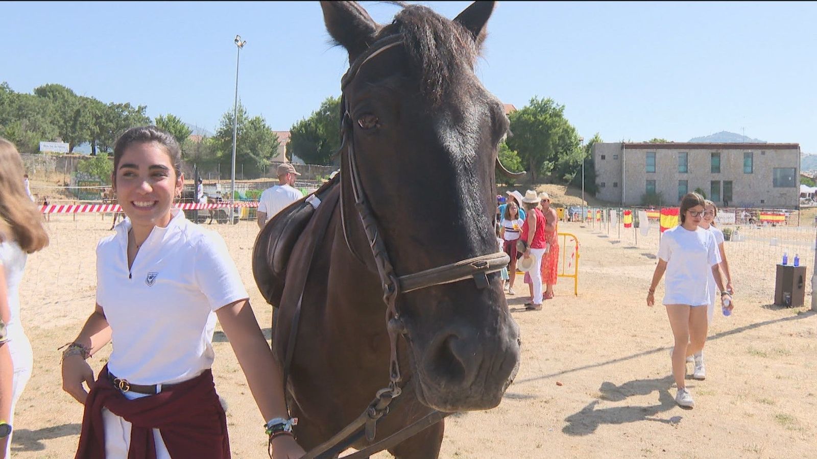 Los caballos toman Los Molinos