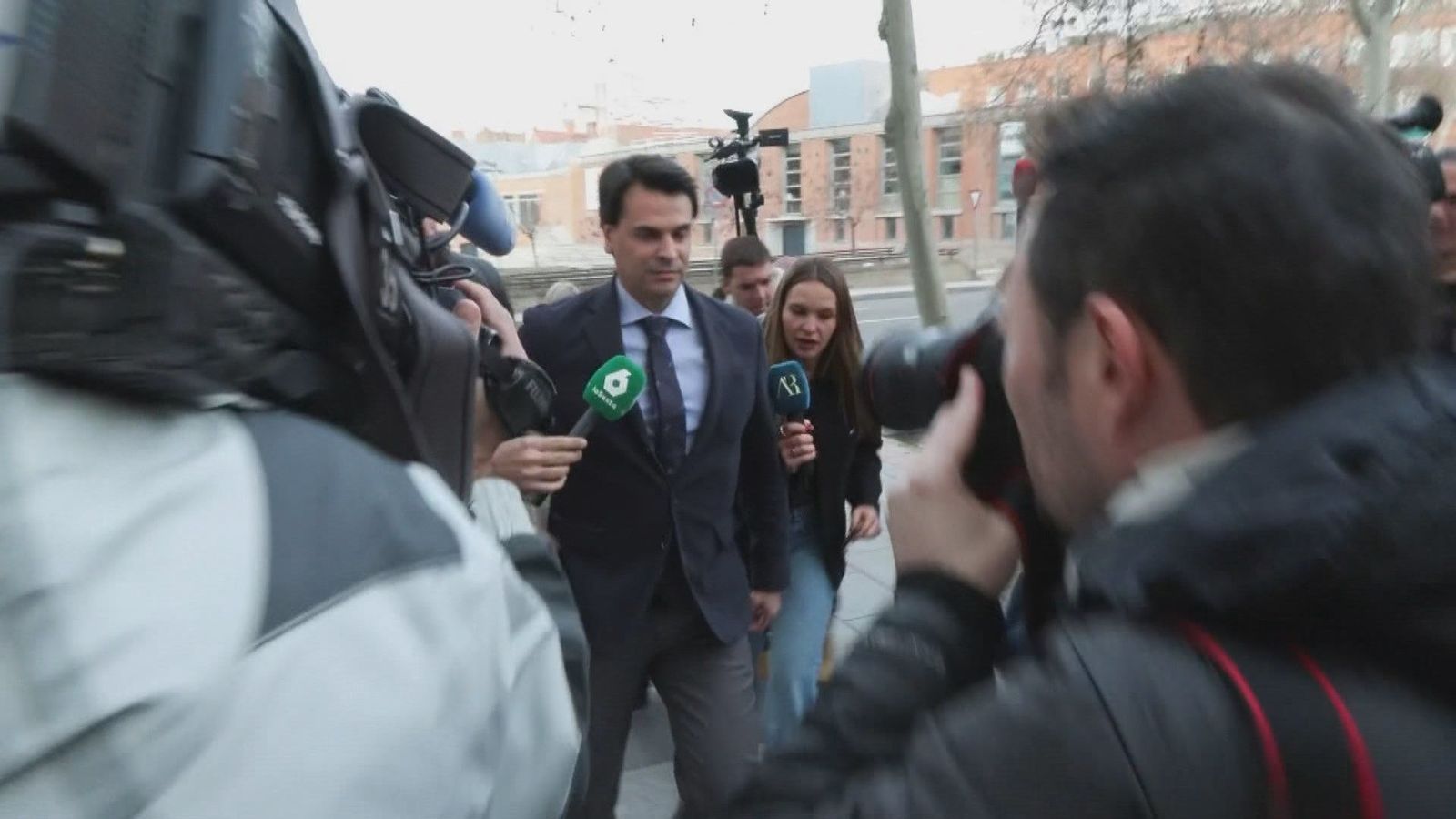 PSOE y Mas Madrid piden 5 años de cárcel para González Amador, pareja de Ayuso