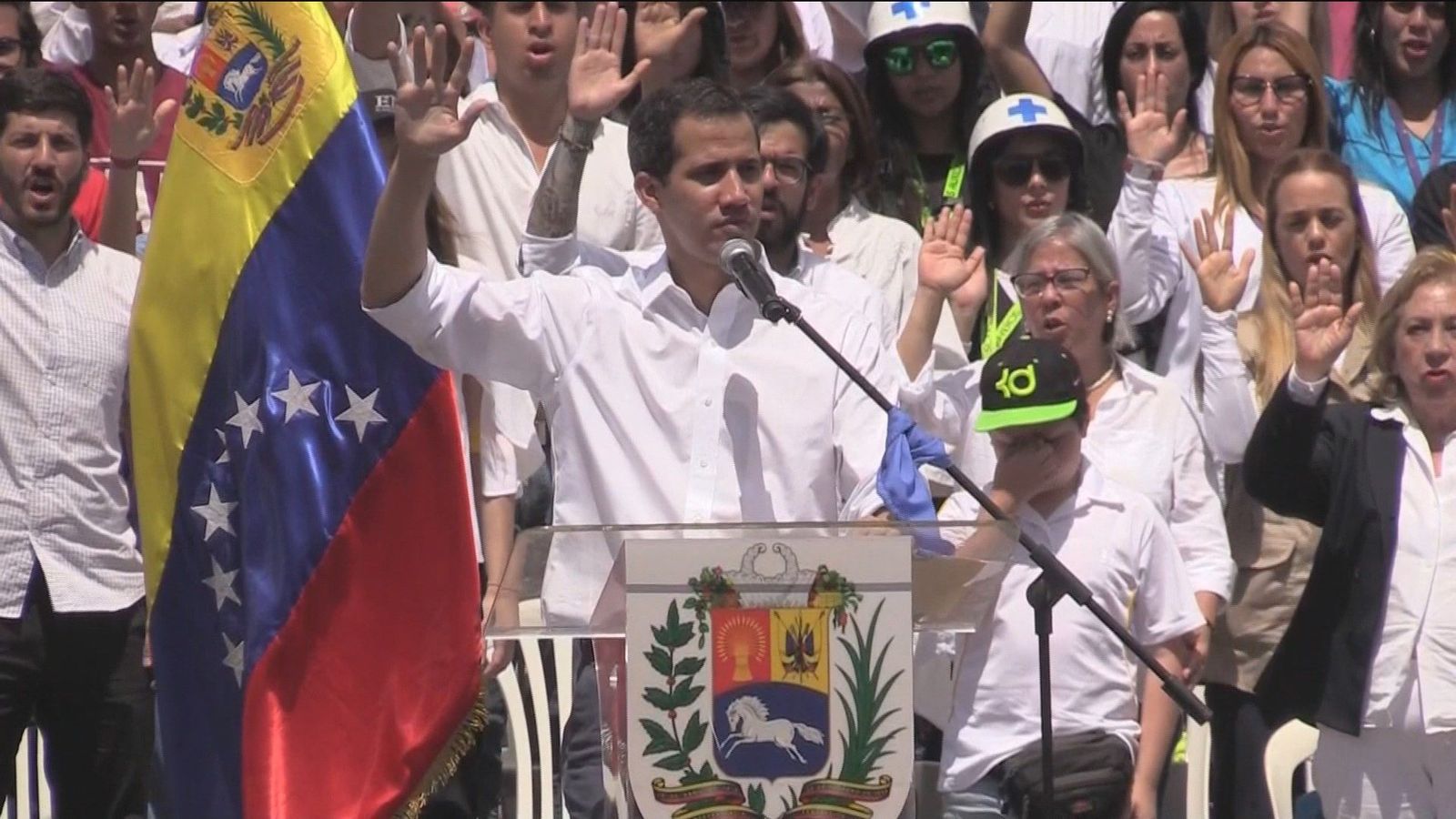 Guaidó moviliza a miles de venezolanos para distribuir la ayuda humanitaria