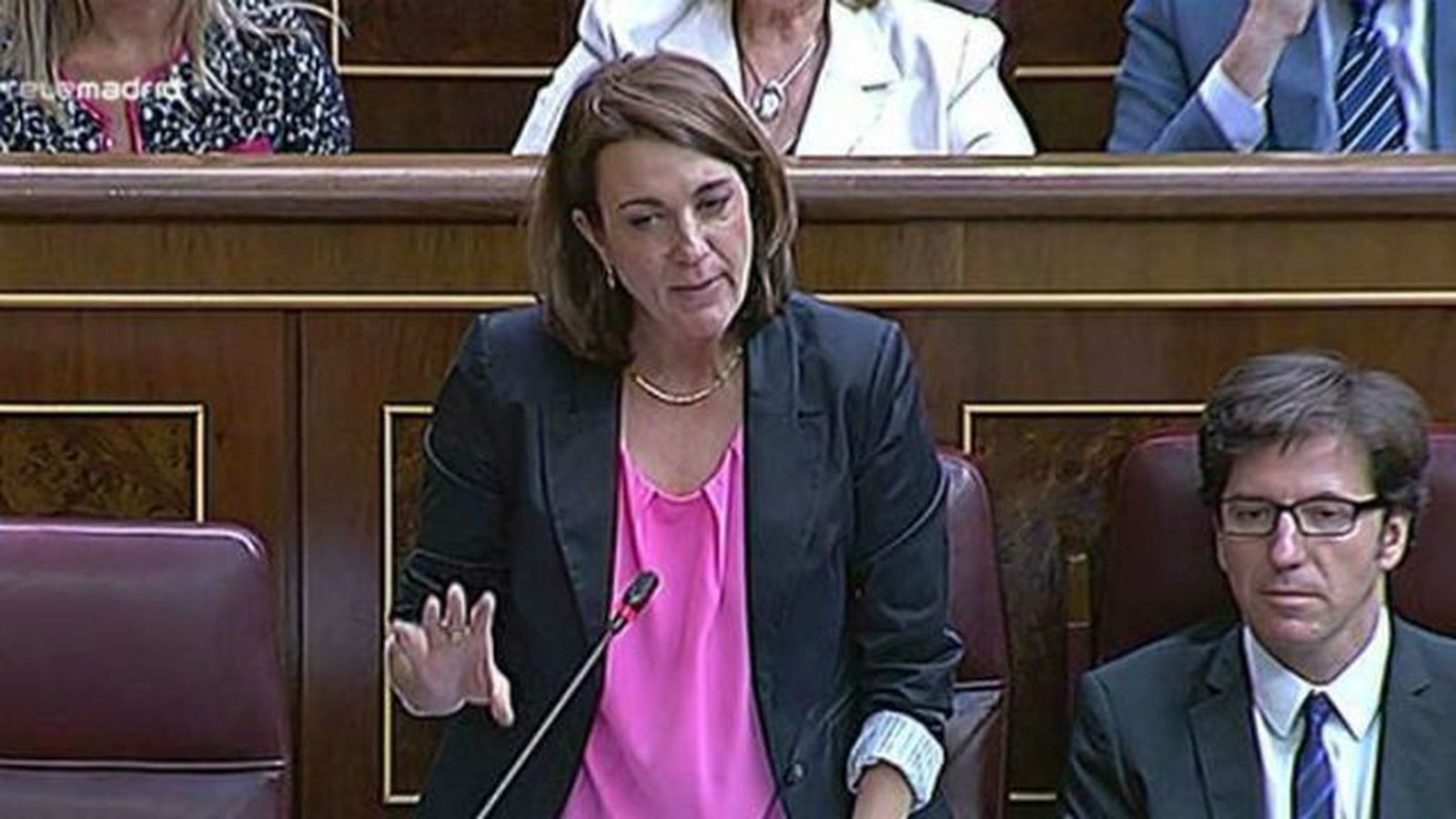 Gobierno y PSOE se echan en cara casos de corrupción al abordar la regeneración democrática
