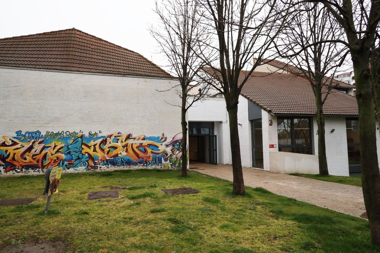 Exterior del centro socio cultural Caleidoscopio, en Móstoles