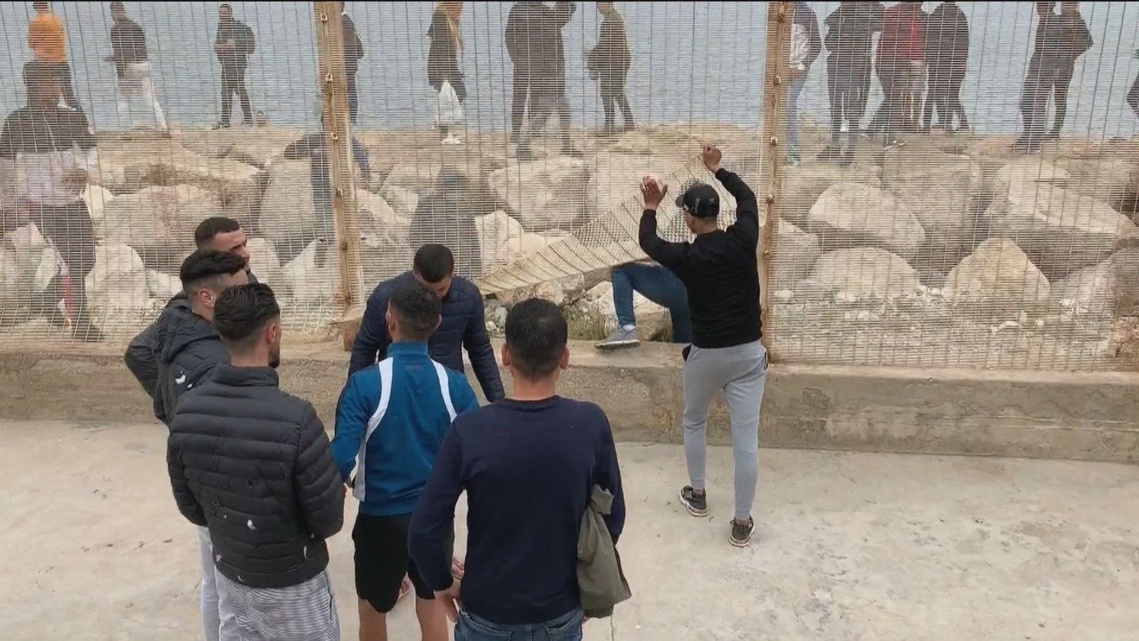 Los vecinos de Ceuta, testigos de los momentos de tensión en la frontera