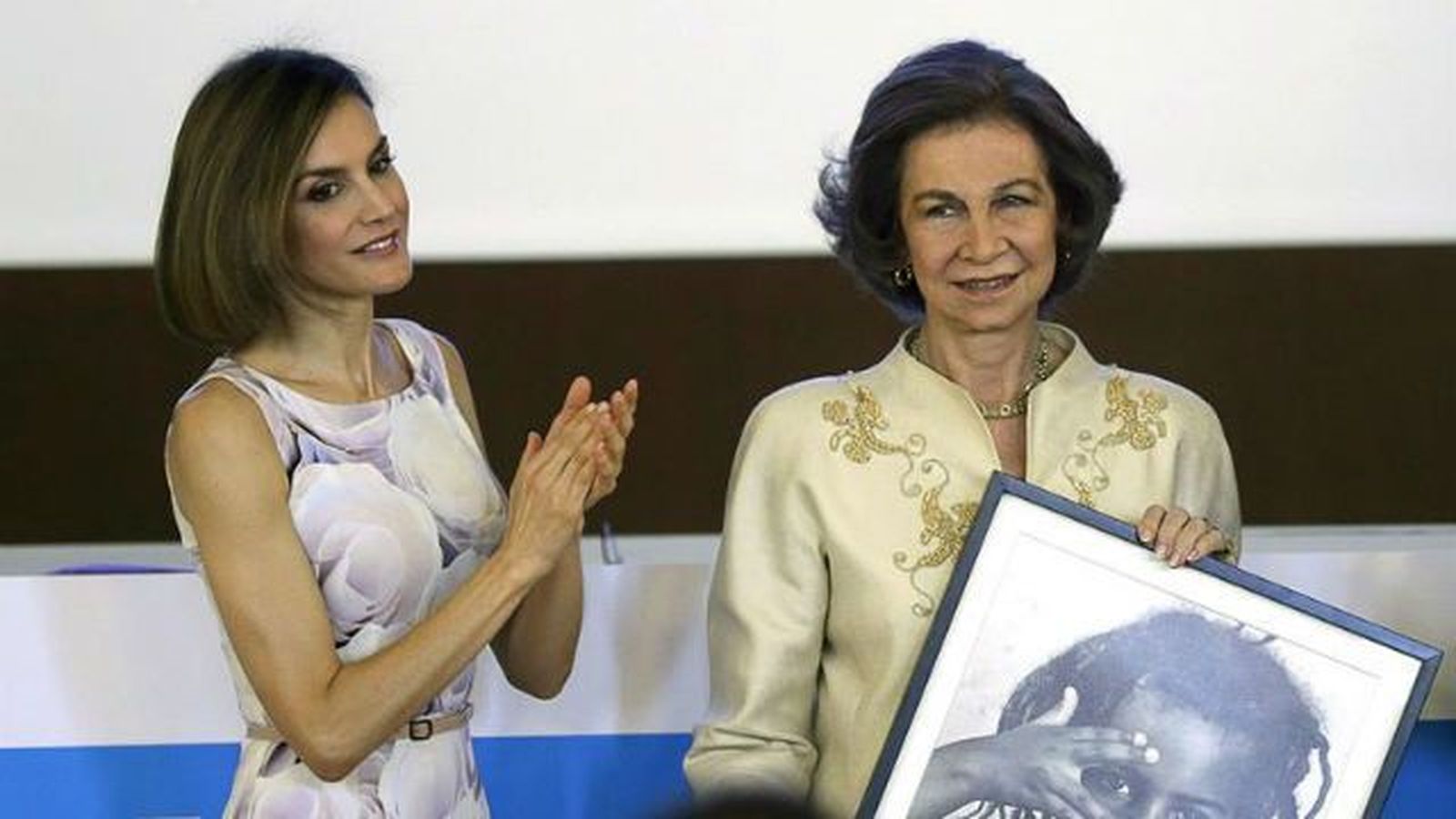 La reina Letizia agradece a doña Sofía su labor en Unicef: Me lo has puesto muy difícil