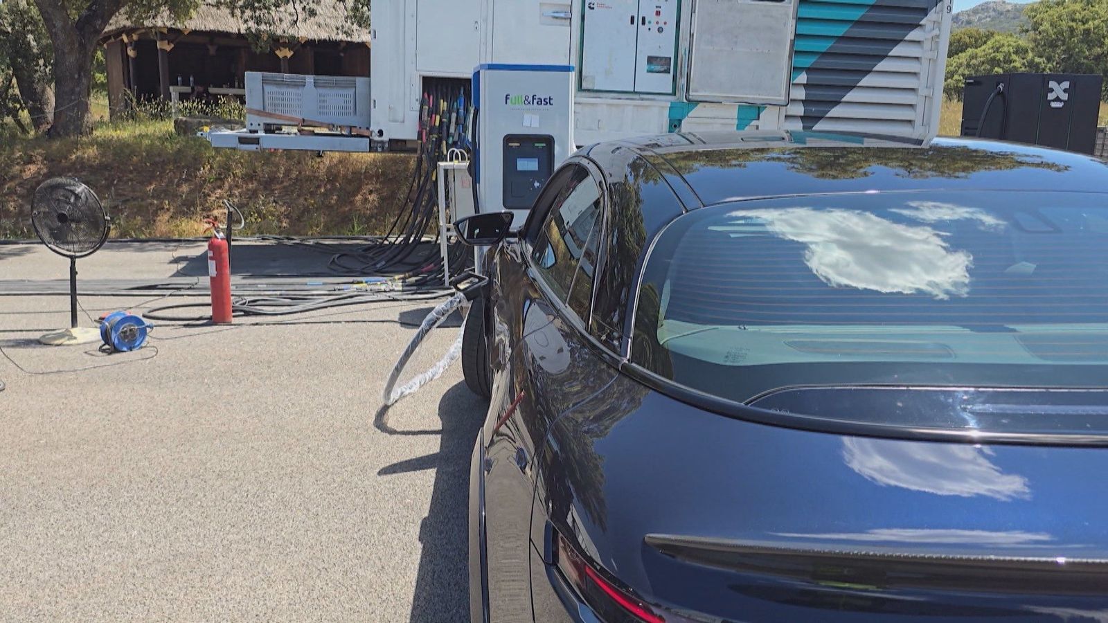 Adiós a los generadores de gasolina: llega la energía limpia y móvil ante el auge del coche eléctrico