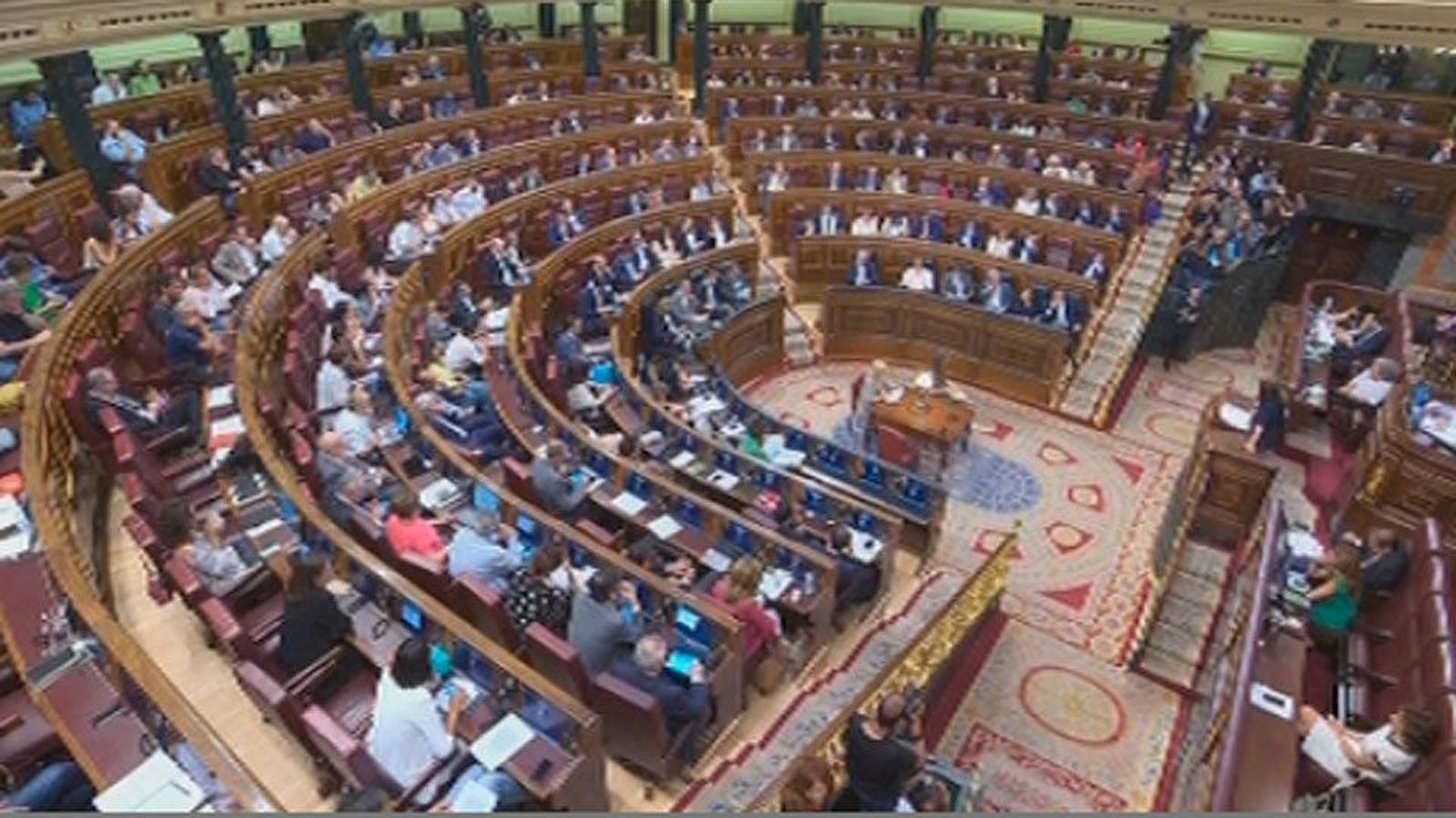 Aprobado el Pacto contra la Violencia de Género con la abstención de Podemos