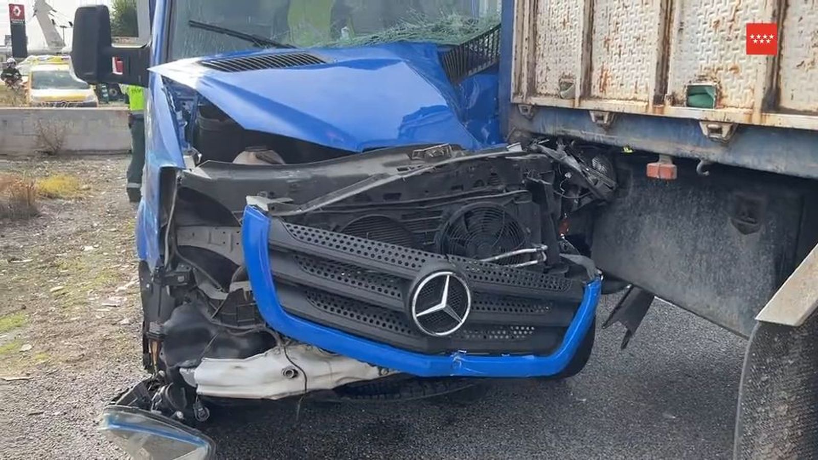 Dos heridos al colisionar  varios coches y camiones en la A-4