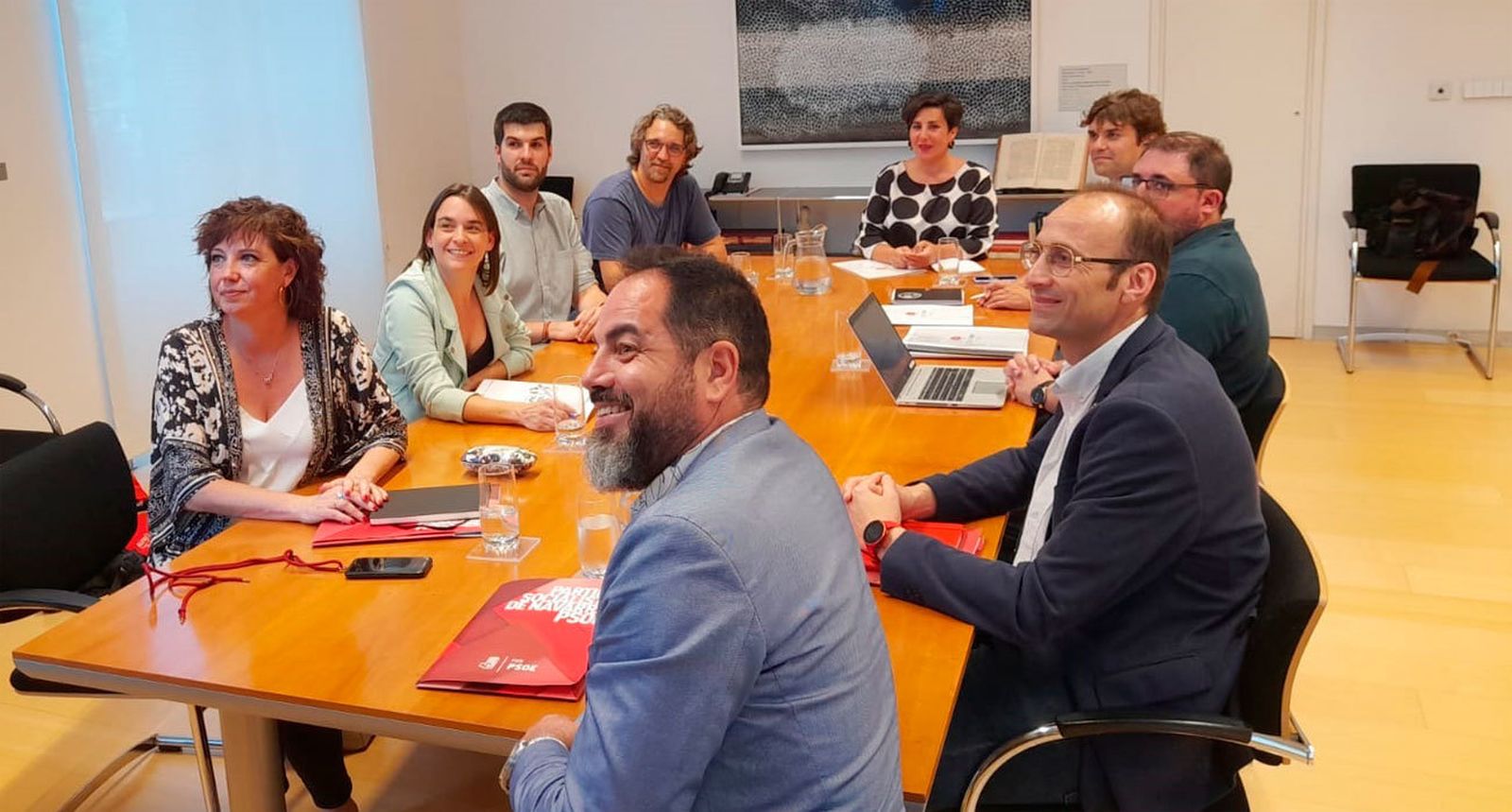 PSN, Geroa Bai y Contigo Navarra celebran la primera reunión conjunta para negociar sobre el Gobierno de Navarra