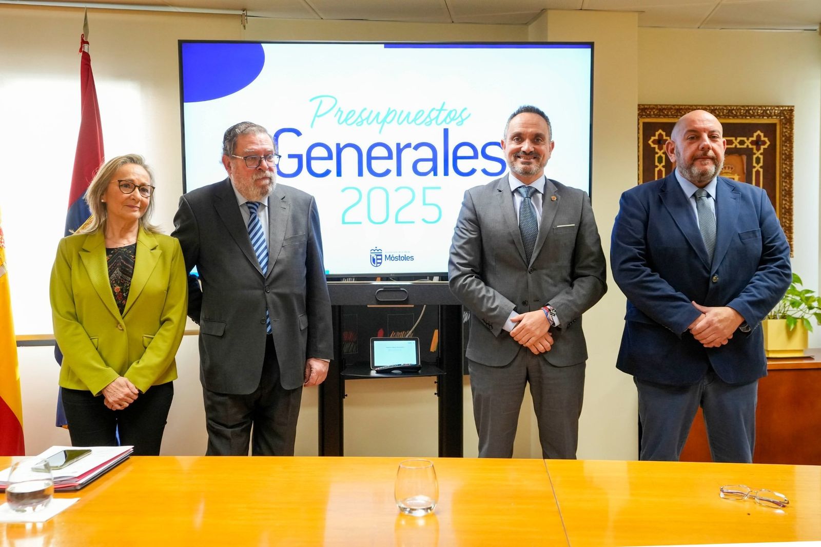 Manuel Bautista con parte de su equipo de Gobierno