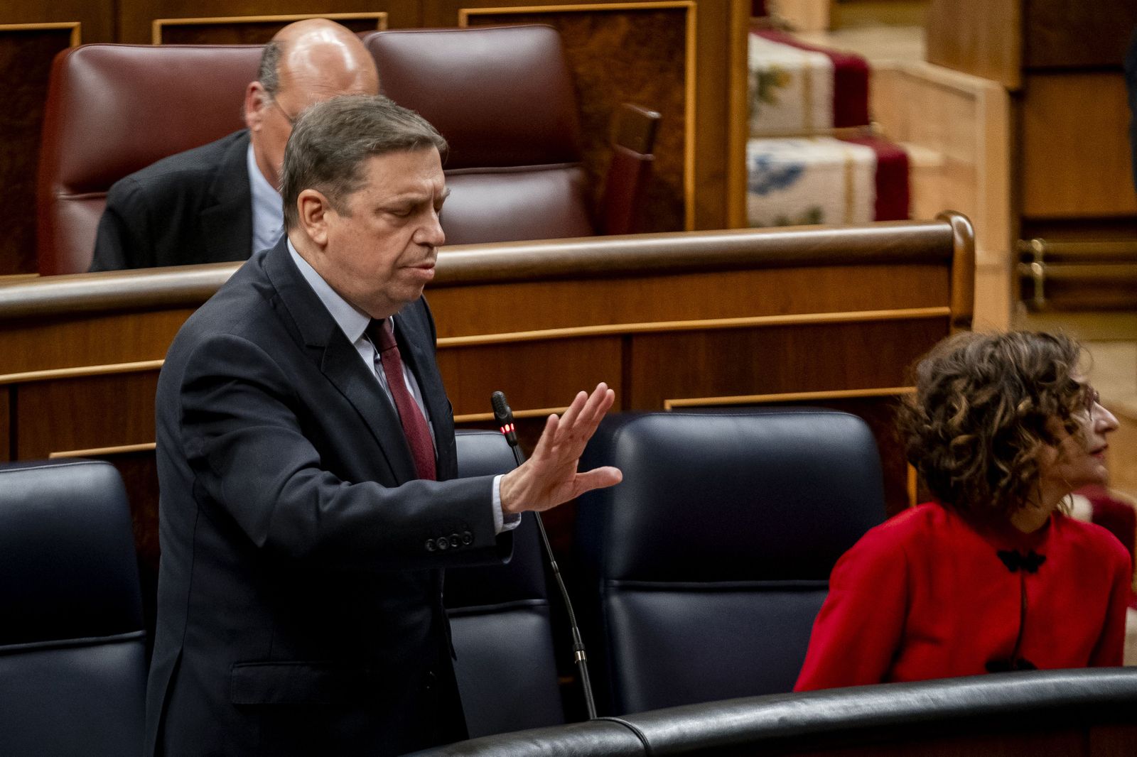 Susto en el Congreso con Luis Planas