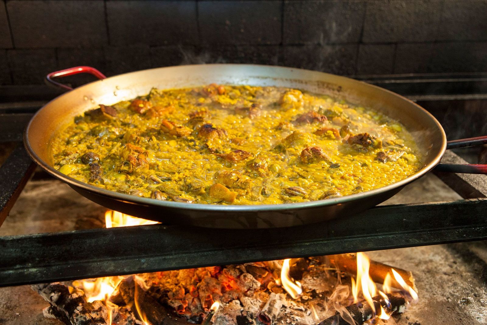 La paella, declarada Bien de Interés Cultural por su "capacidad de unir"