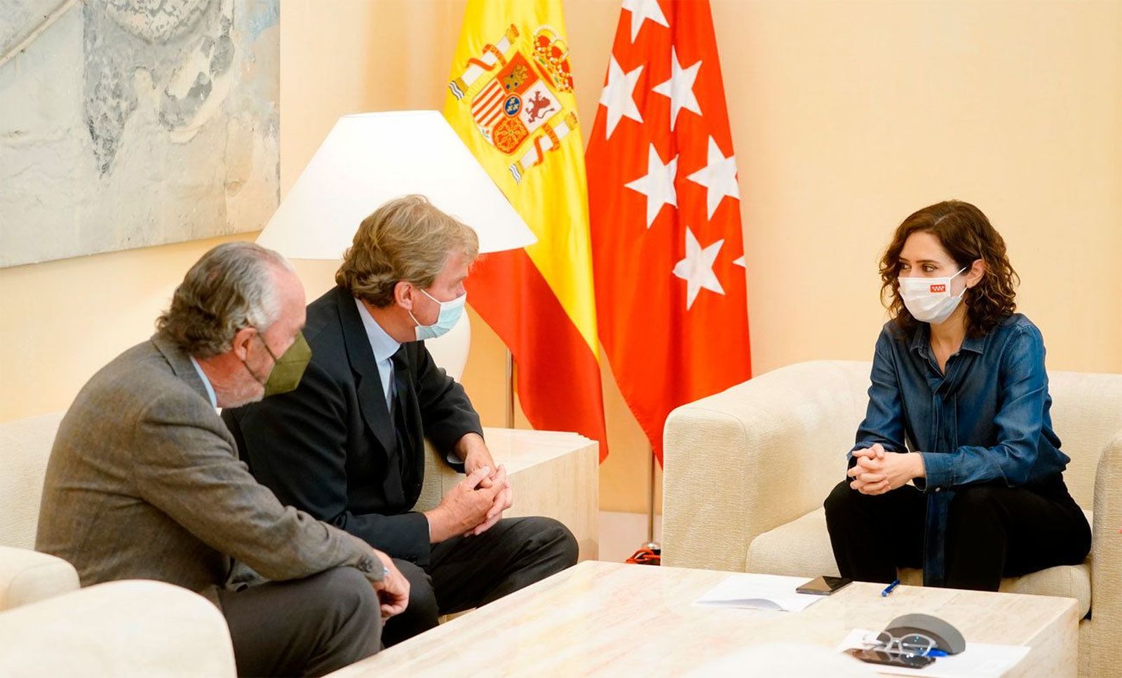 Ayuso respalda al campo y la ganadería afectados por la subida de los precios