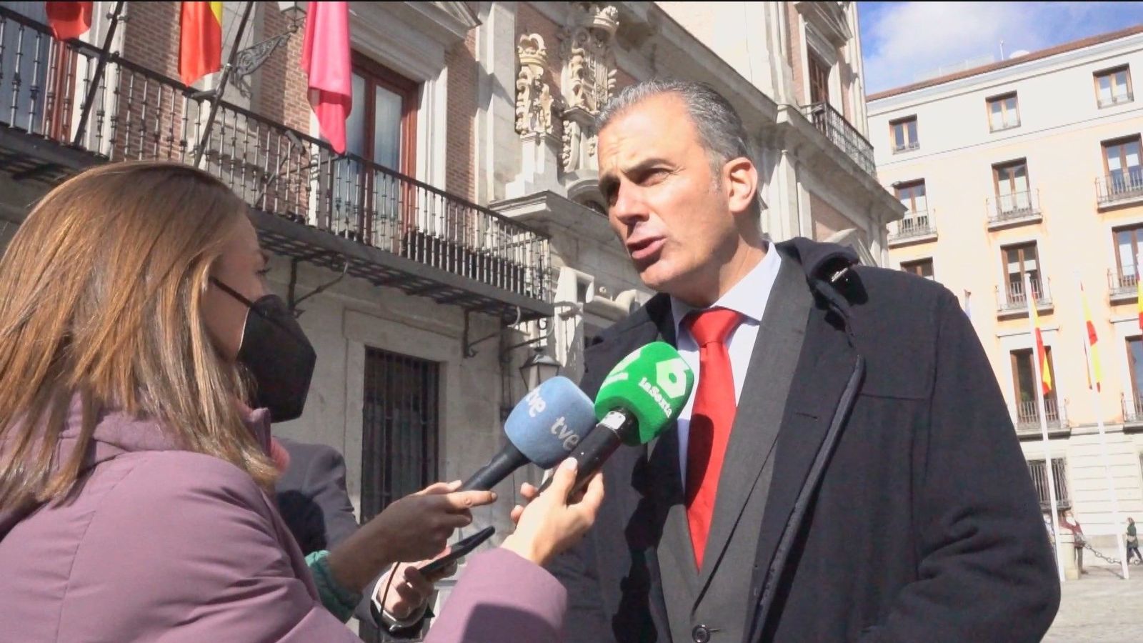 Vox pone dificultades a Almeida para aprobar los presupuestos del Ayuntamiento