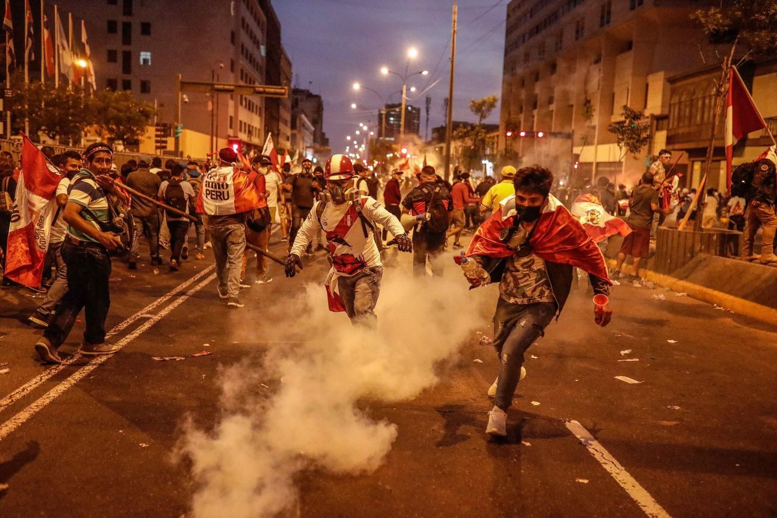 Declarado el estado de emergencia en varias zonas de Perú tras los violentos disturbios
