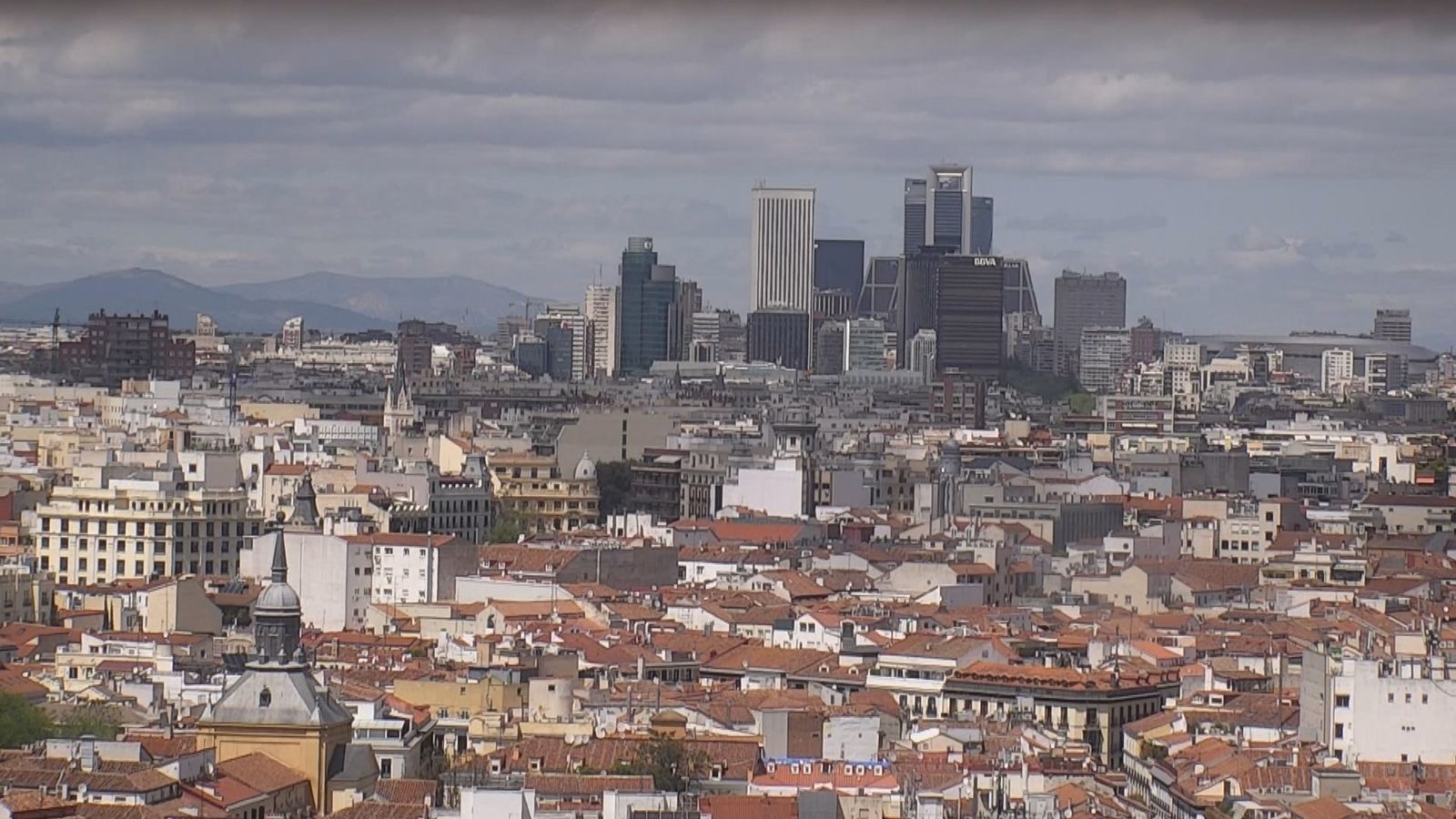 Cielo de madrid con nubes