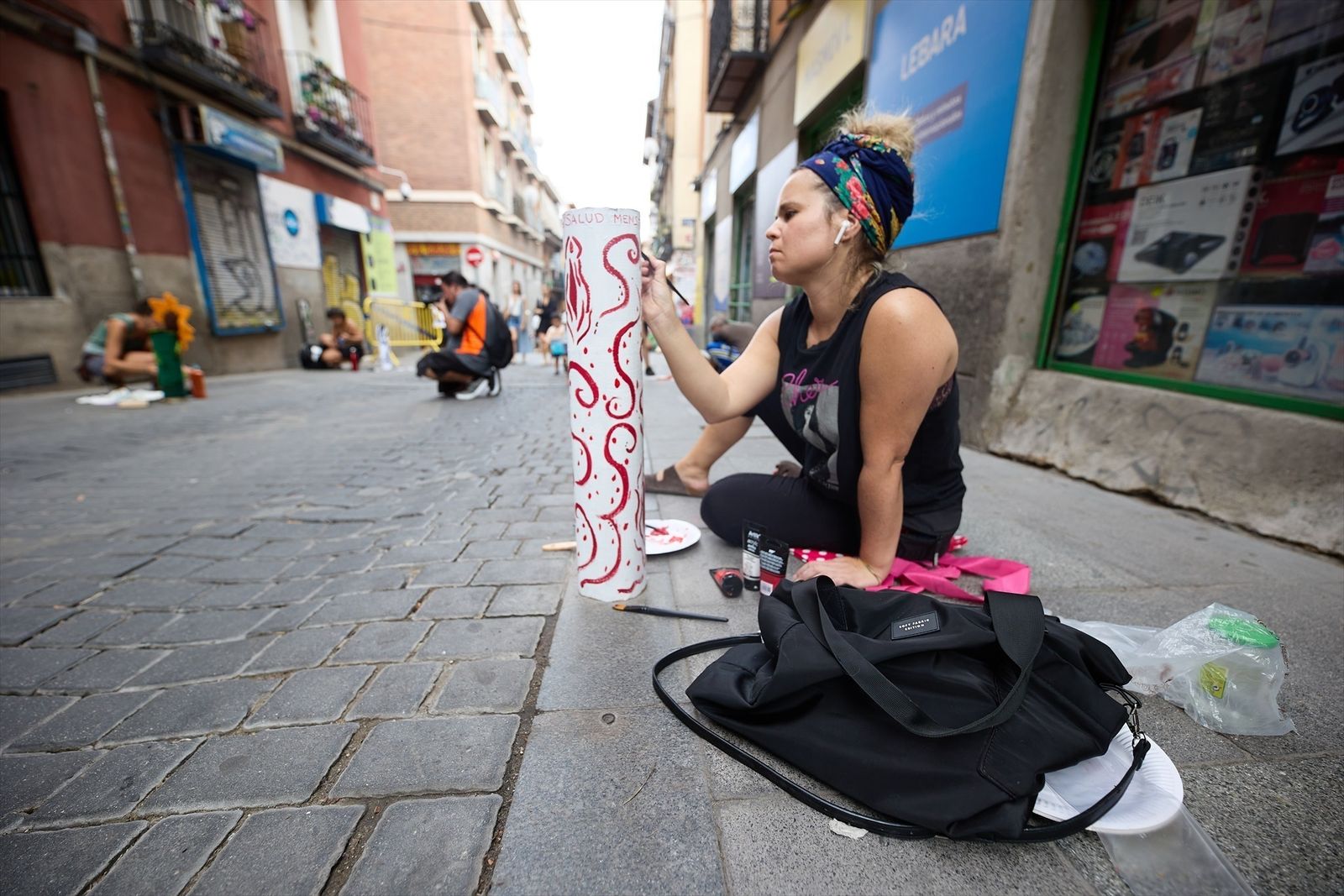 Lavapiés decora sus bolardos