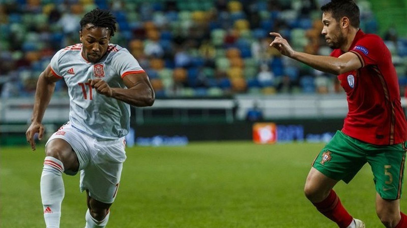 Adama ante Portugal