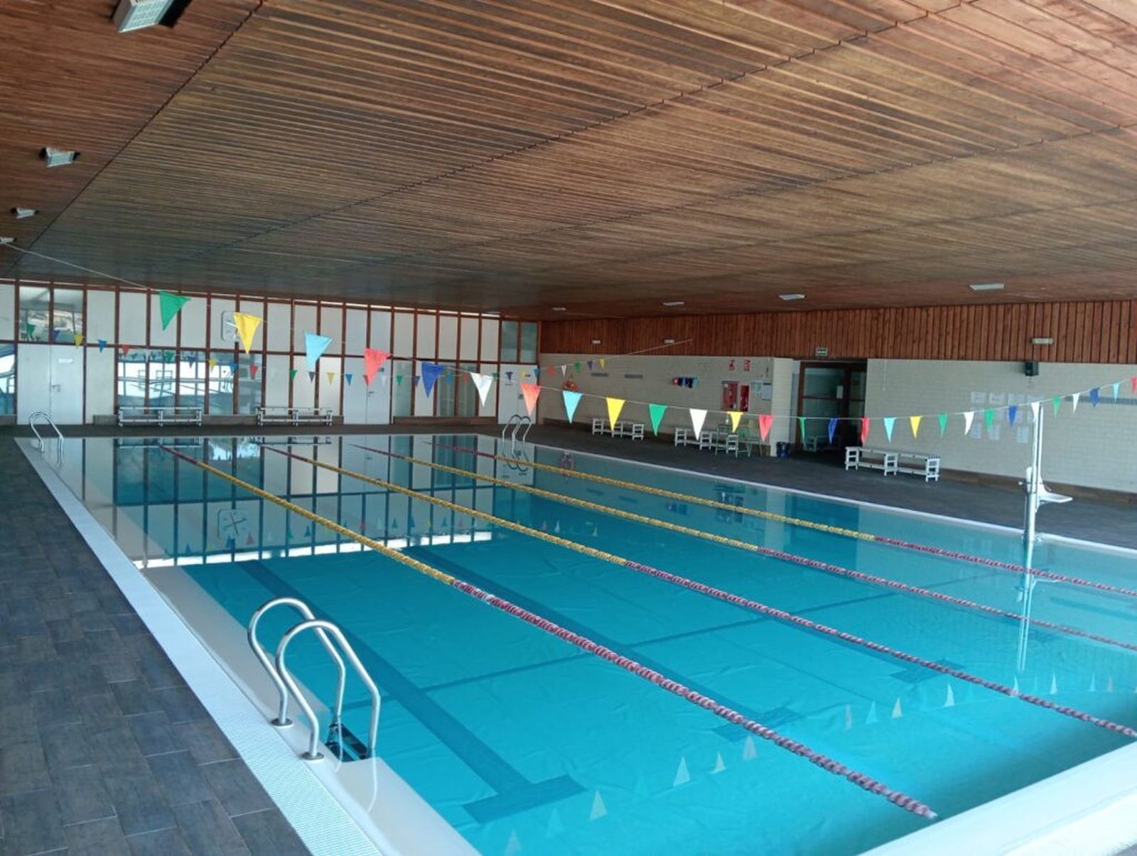 Piscina cubierta del polideportivo Eras Cerradas de Valdemorillo
