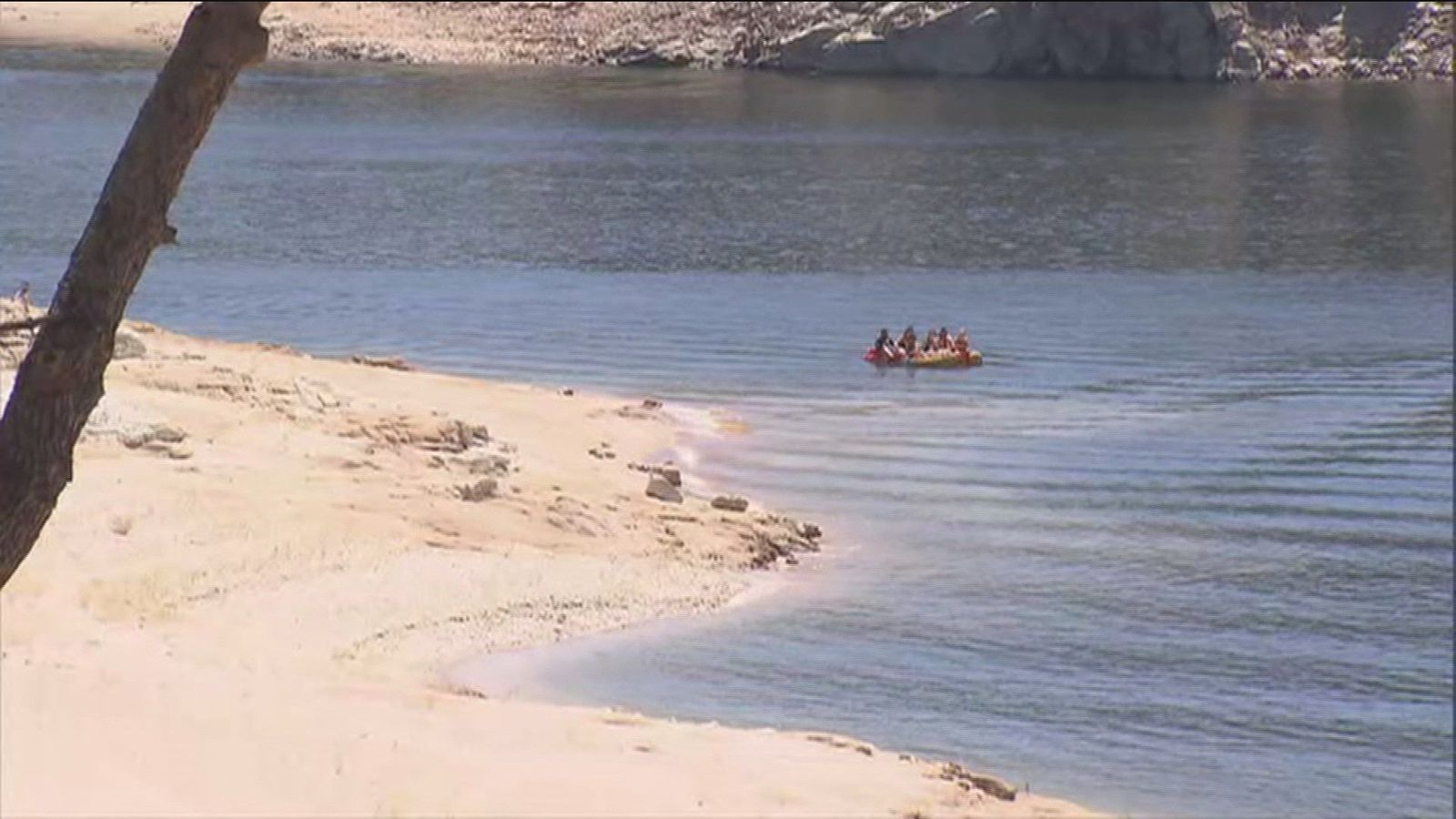Los controles evitan que el pantano de San Juan se llene de bañistas