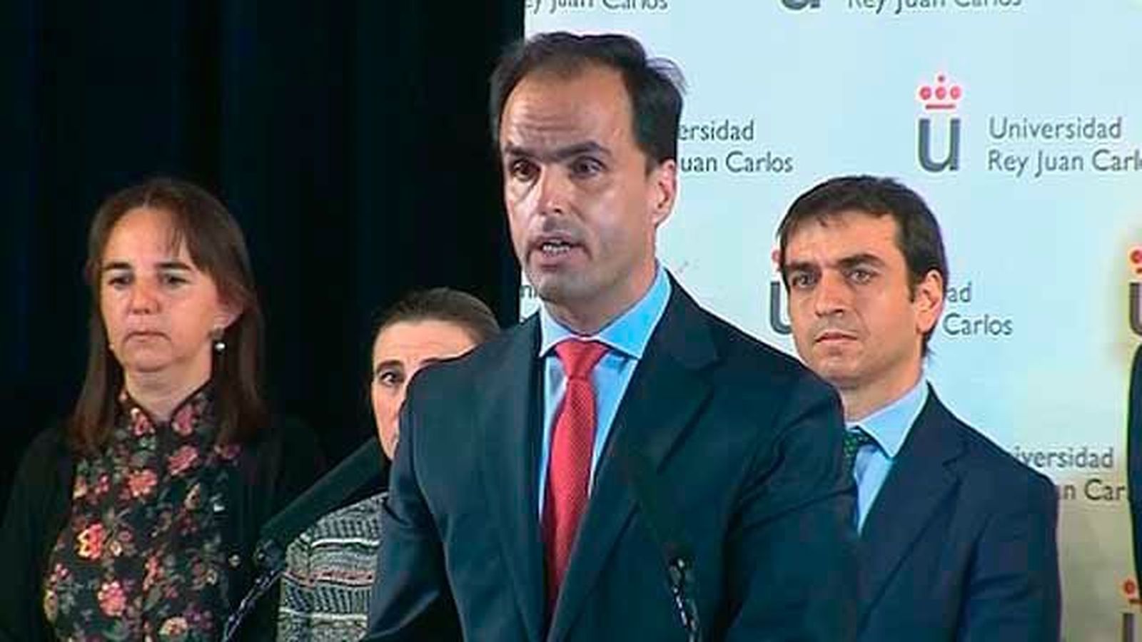 El rector de la URJC dice que "no consta" el acta del máster de Cifuentes
