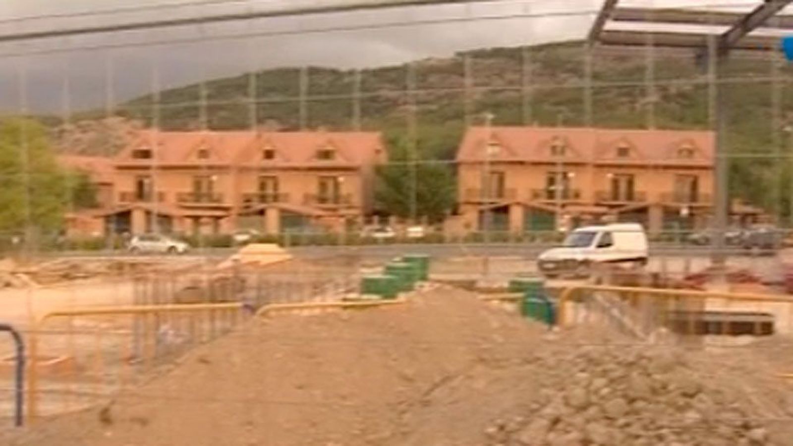 Los vecinos de Moralzarzal, contra una gasolinera cerca de sus casas