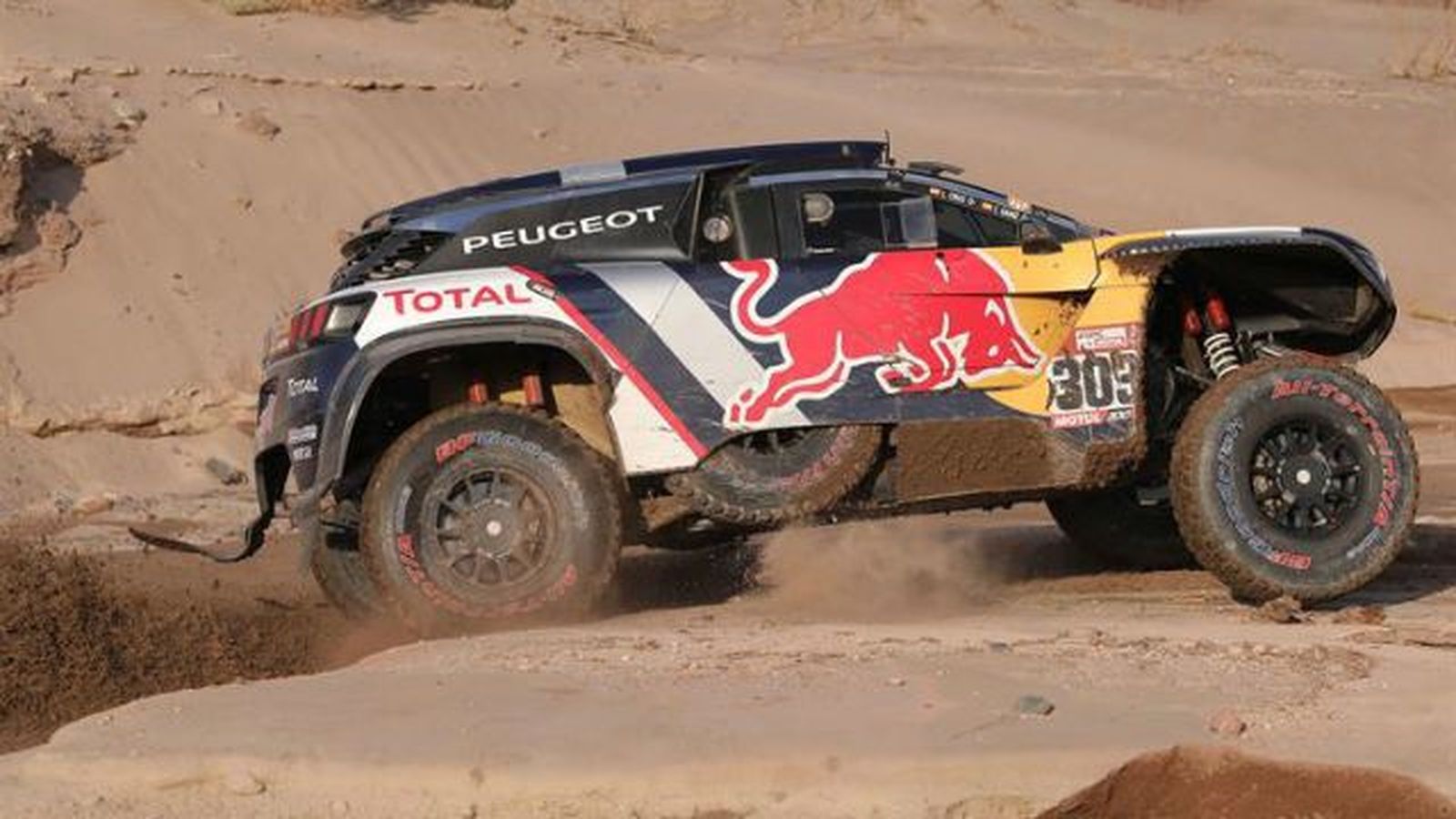 Sainz mantiene a raya a Peterhansel