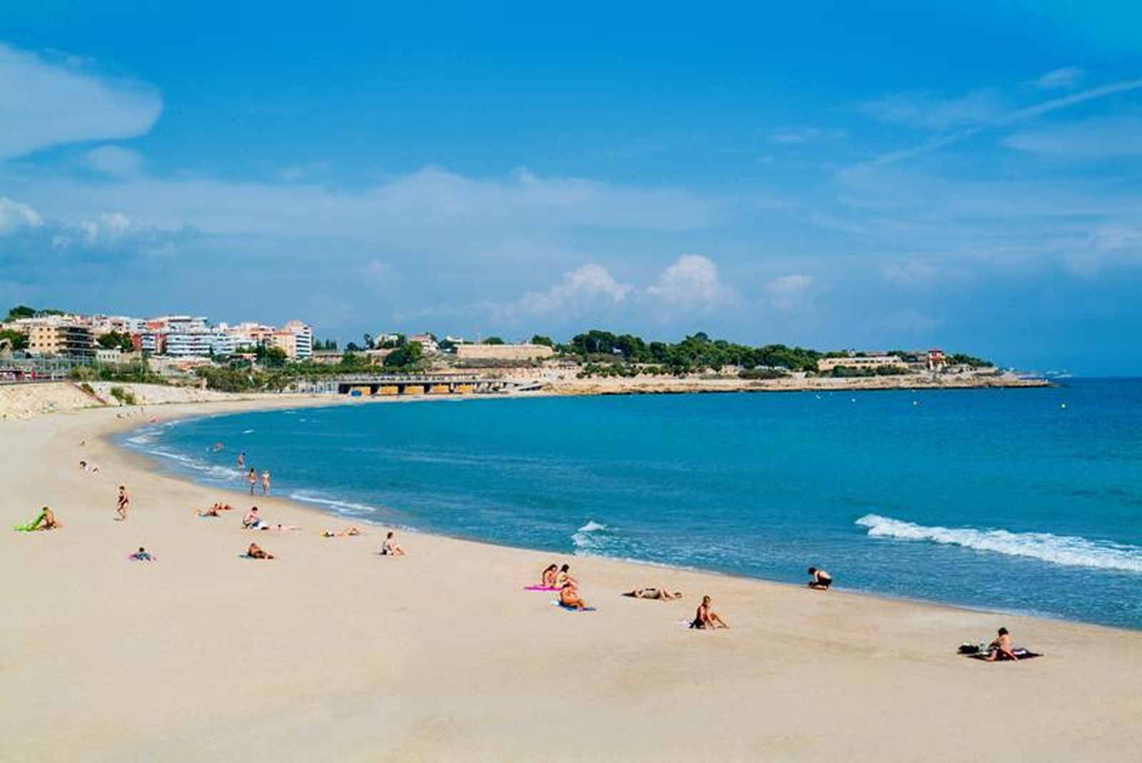 Localizan un cadáver sin extremidades en una playa de Tarragona