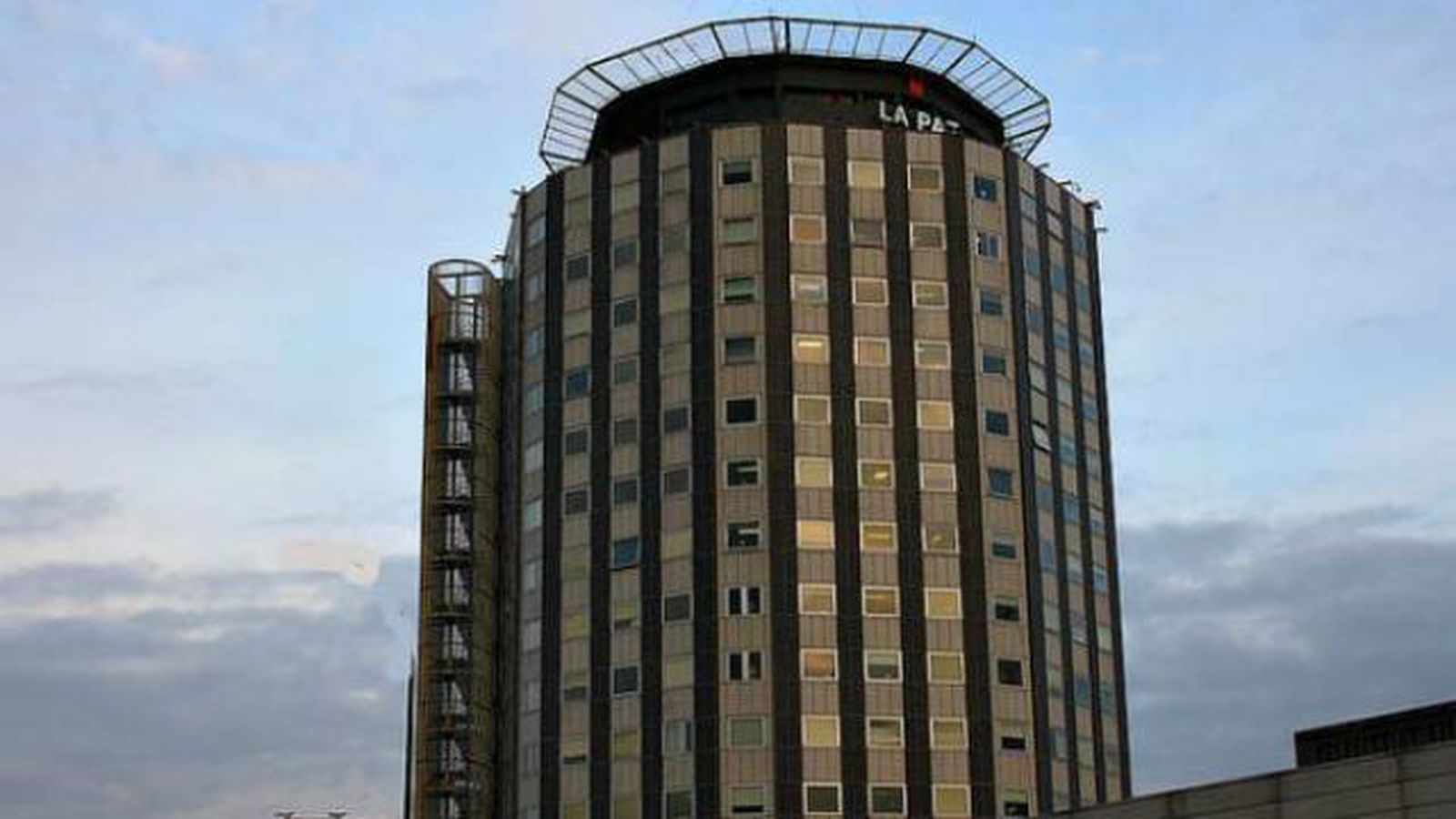 Una mujer de 73 años, herida de carácter reservado al arder su piso en Chamartín