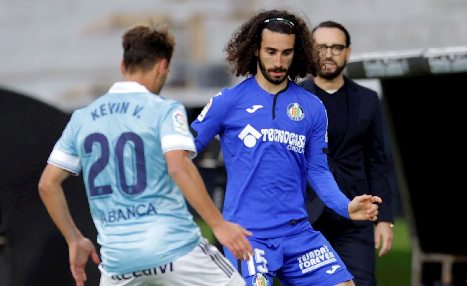 Cucurella ante el Celta